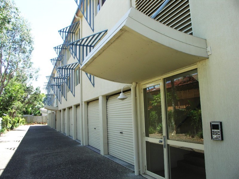 8/10 Caroline Street, Woody Point QLD 4019