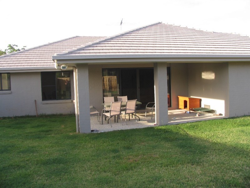 4 Azure Place, Narangba QLD 4504