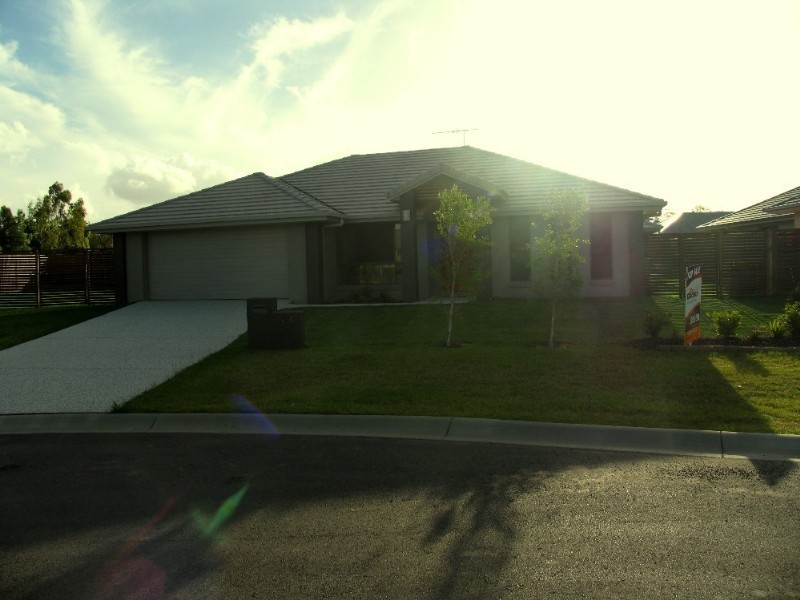 4 Azure Place, Narangba QLD 4504