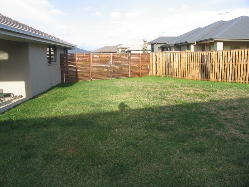 4 Azure Place, Narangba QLD 4504