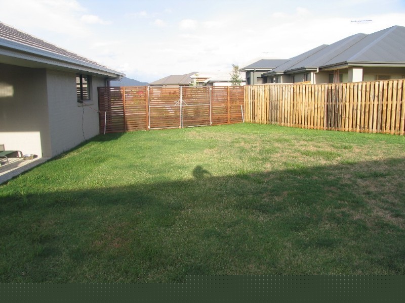 4 Azure Place, Narangba QLD 4504