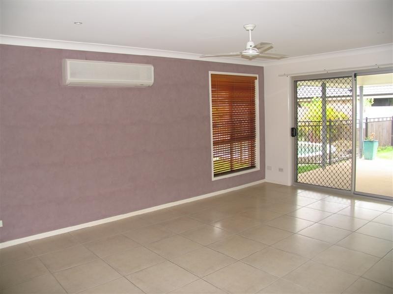 25 Allister Crescent, Rothwell QLD 4022