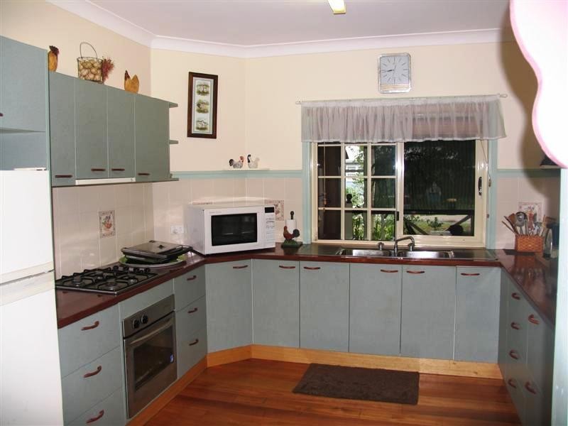 6 Elizabeth Street, Beachmere QLD 4510