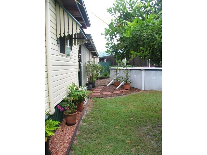 6 Elizabeth Street, Beachmere QLD 4510