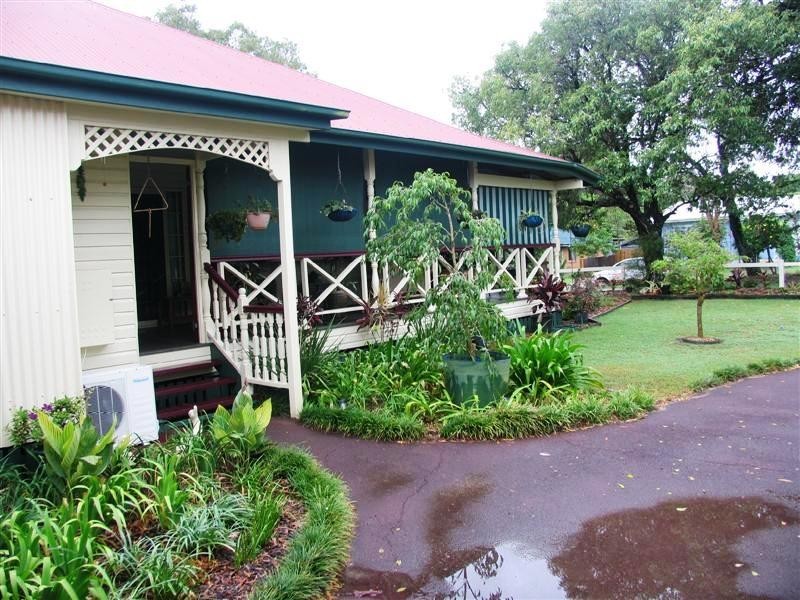 6 Elizabeth Street, Beachmere QLD 4510