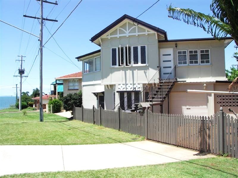 3 Griffith Road, Scarborough QLD 4020