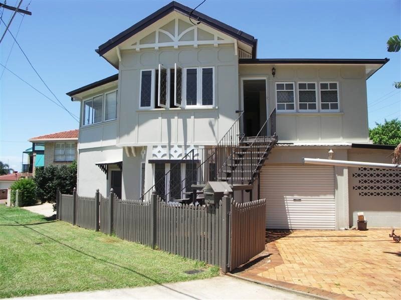 3 Griffith Road, Scarborough QLD 4020