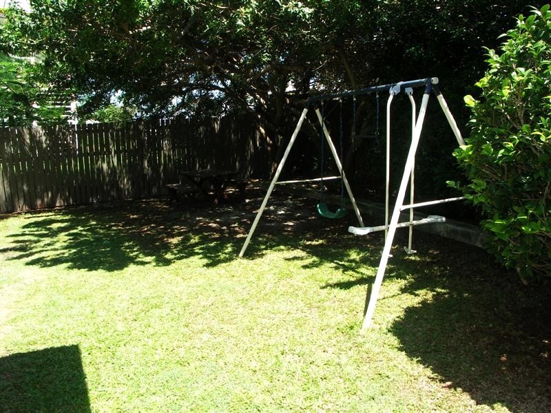 3 Griffith Road, Scarborough QLD 4020