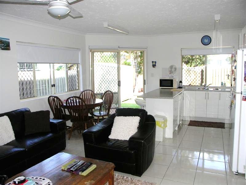 1/10 Caroline Street, Woody Point QLD 4019