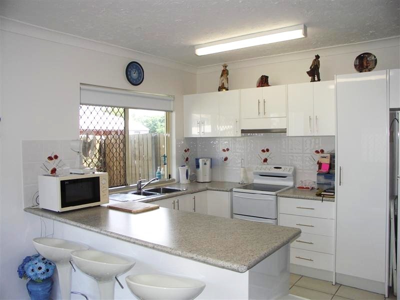 1/10 Caroline Street, Woody Point QLD 4019