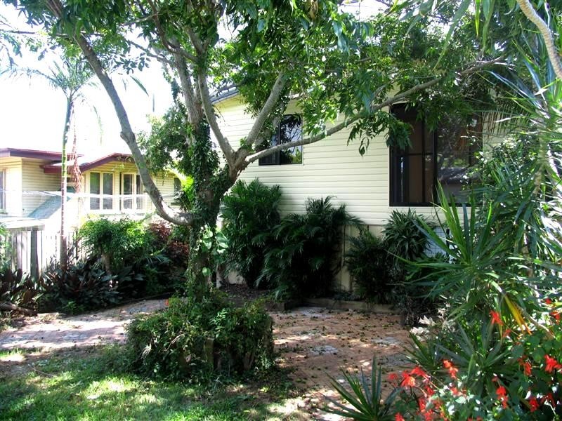 51 Griffith Road, Scarborough QLD 4020