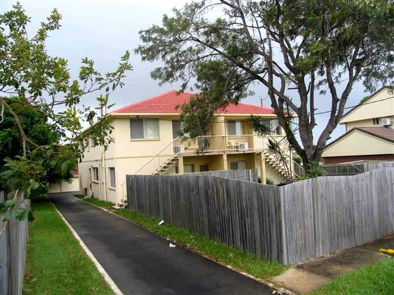 1/24 Silvyn Street, Redcliffe QLD 4020