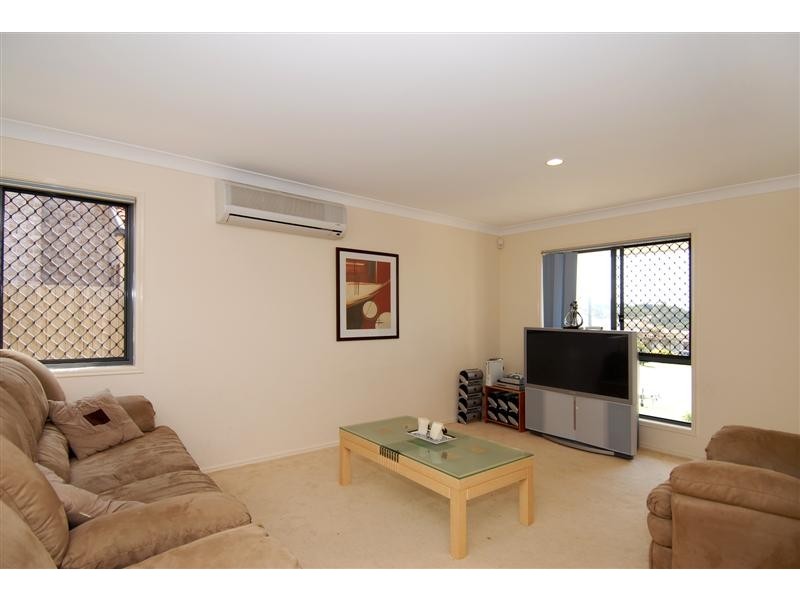 28 Mowbray Court, Kallangur QLD 4503