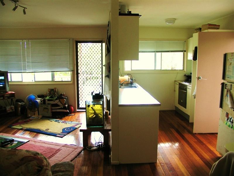 4 Ettie Street, Redcliffe QLD 4020