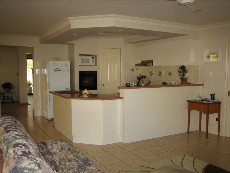 8 Peterson Street, Scarborough QLD 4020