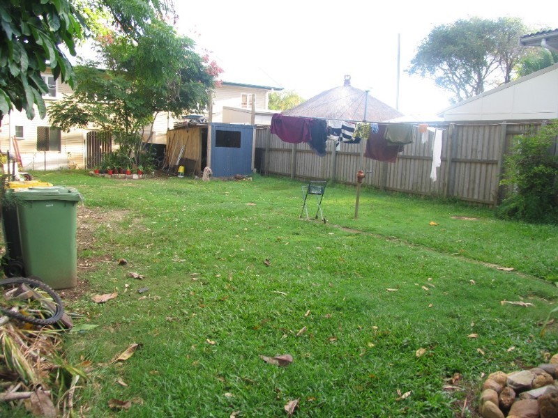 35 Westbrook Street, Woody Point QLD 4019