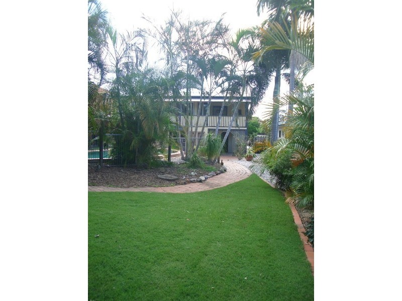 16 Central Avenue, Scarborough QLD 4020