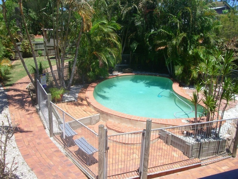 16 Central Avenue, Scarborough QLD 4020