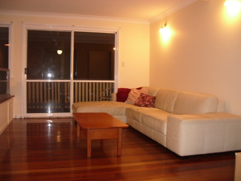 16 Central Avenue, Scarborough QLD 4020