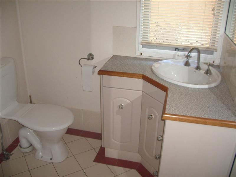 16 Central Avenue, Scarborough QLD 4020