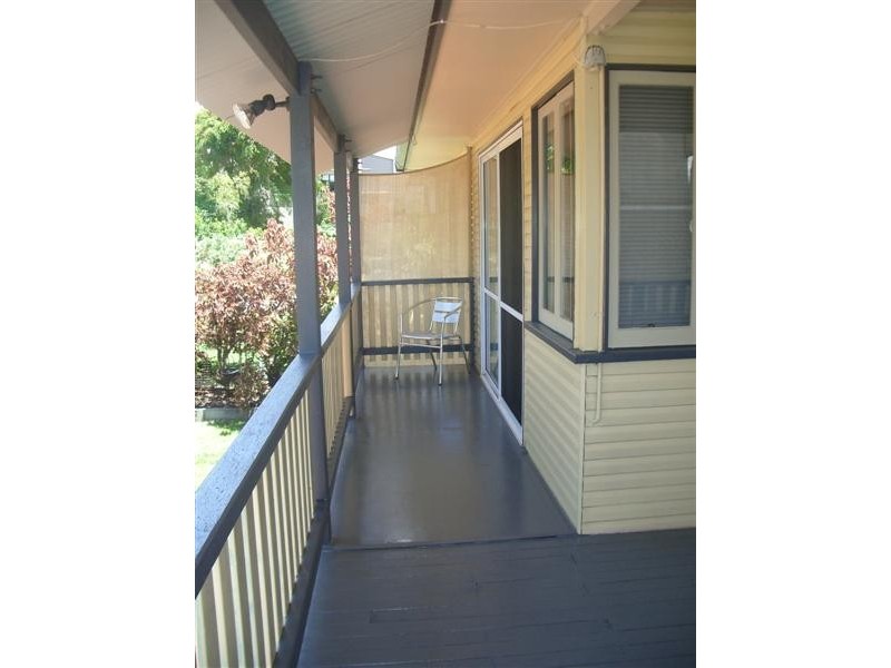 16 Central Avenue, Scarborough QLD 4020