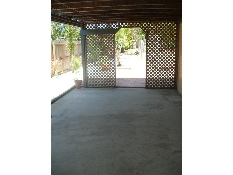 16 Central Avenue, Scarborough QLD 4020