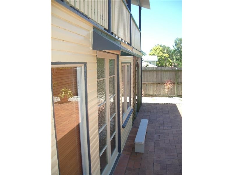 16 Central Avenue, Scarborough QLD 4020