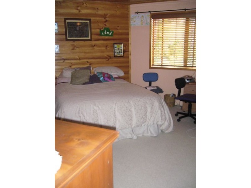 32 Margaret Street, Woodford QLD 4514