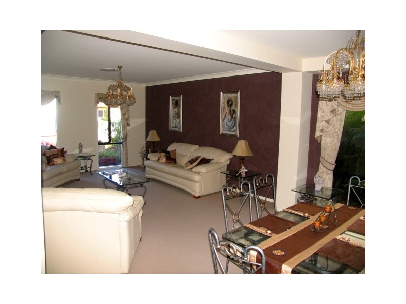 33 Aurora Place, Newport QLD 4020