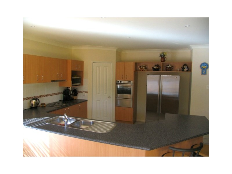 33 Aurora Place, Newport QLD 4020