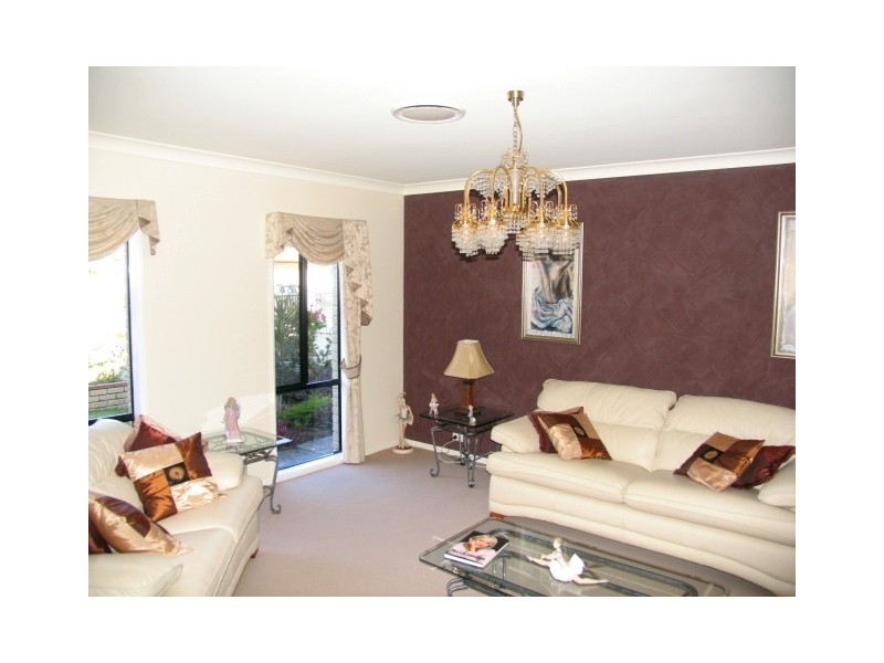 33 Aurora Place, Newport QLD 4020