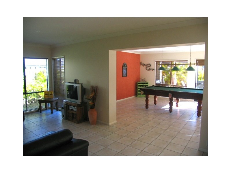 33 Aurora Place, Newport QLD 4020