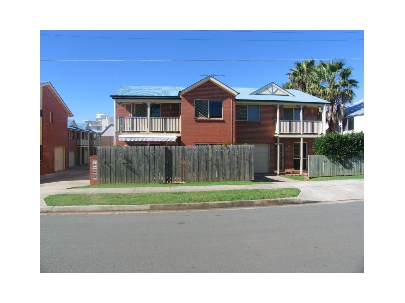 2/4 Margaret Street, Scarborough QLD 4020