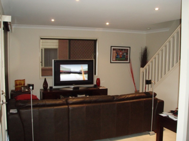 2/4 Margaret Street, Scarborough QLD 4020