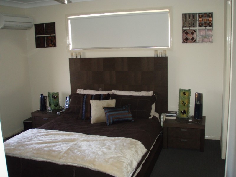 2/4 Margaret Street, Scarborough QLD 4020