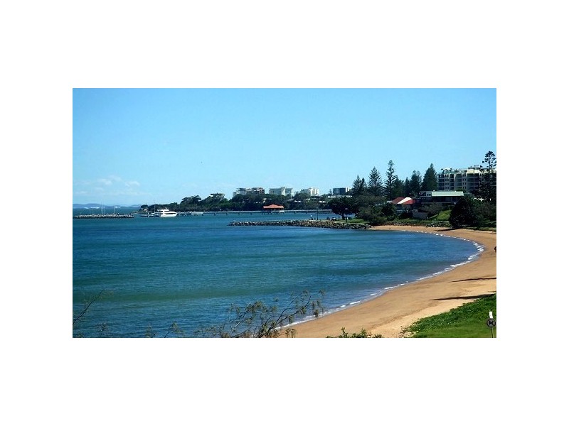 2/4 Margaret Street, Scarborough QLD 4020