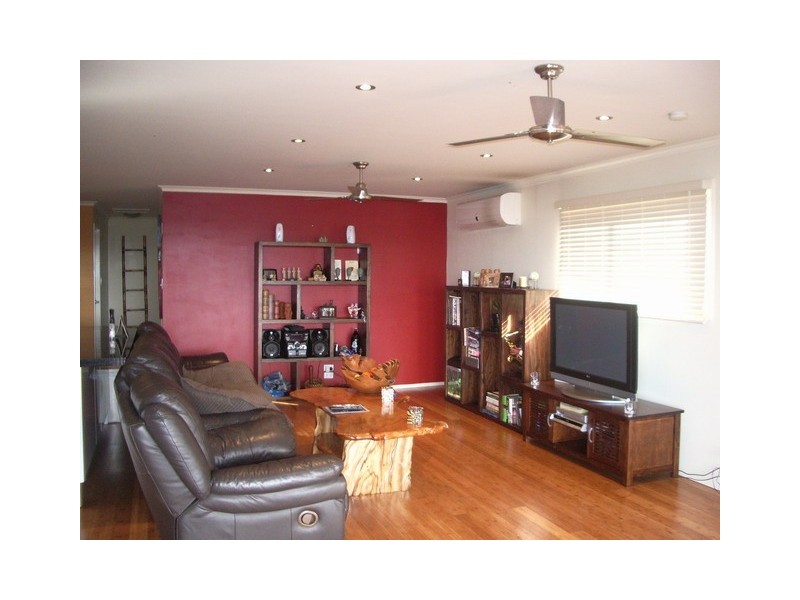 6 James Street, Scarborough QLD 4020