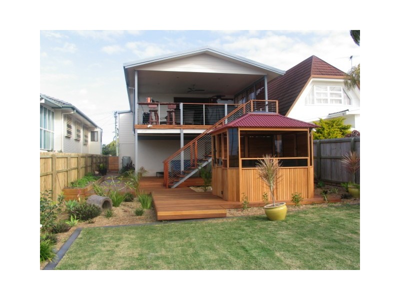 6 James Street, Scarborough QLD 4020
