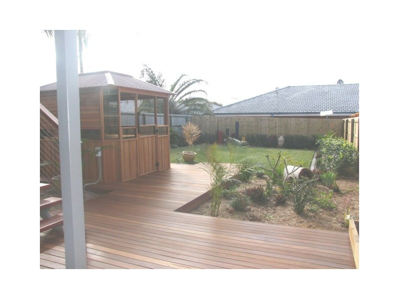 6 James Street, Scarborough QLD 4020