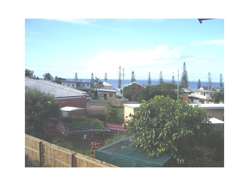 6 James Street, Scarborough QLD 4020