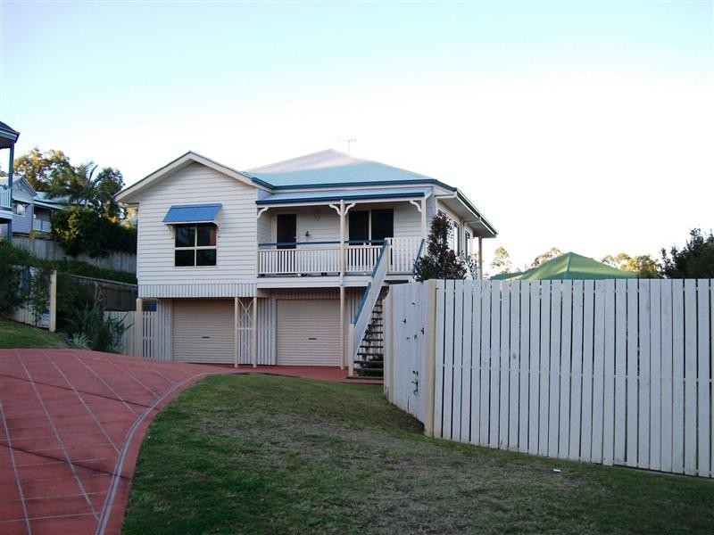 6 Stonehaven Place, Narangba QLD 4504