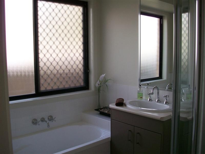 27A Leichhardt Avenue, Rothwell QLD 4022