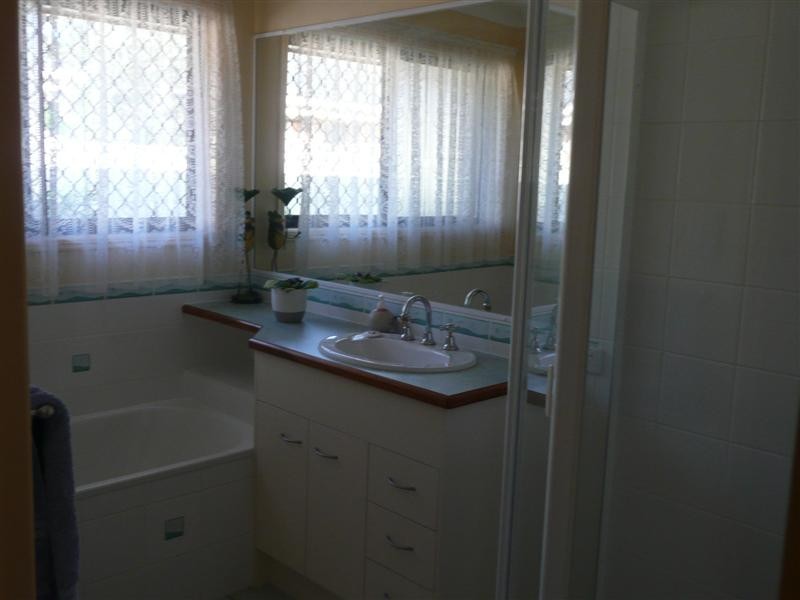 9 Maurice Avenue, Morayfield QLD 4506