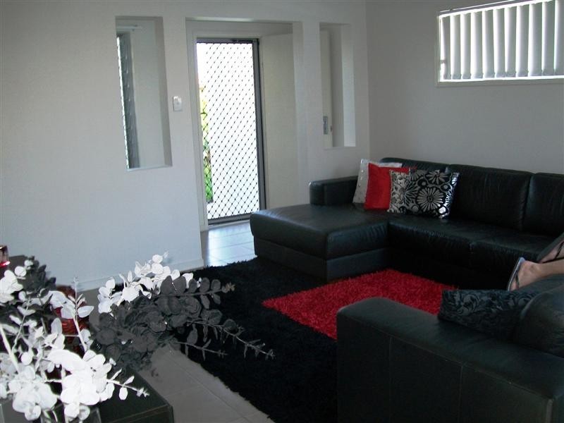 9 Amity Drive, Rothwell QLD 4022