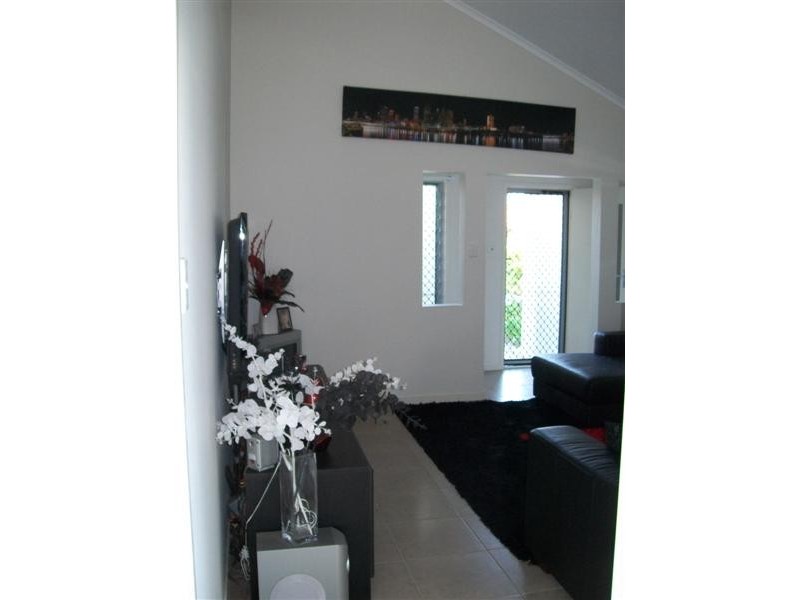 9 Amity Drive, Rothwell QLD 4022