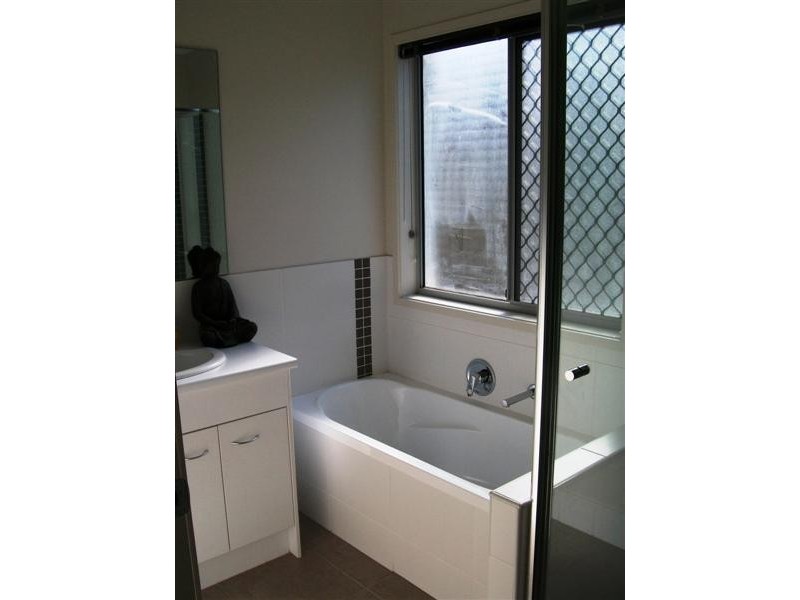 9 Amity Drive, Rothwell QLD 4022