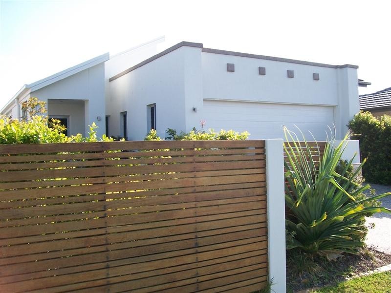 9 Amity Drive, Rothwell QLD 4022