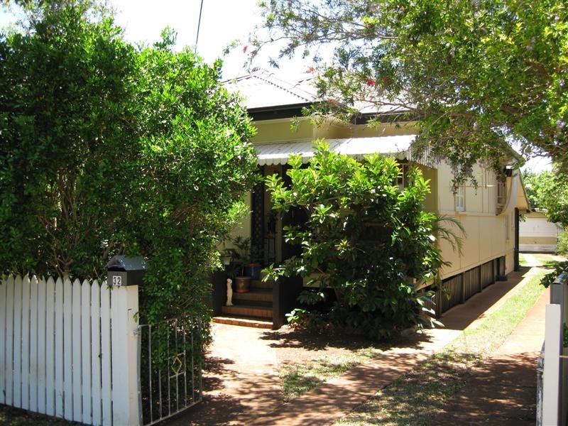 32 James Street, Scarborough QLD 4020