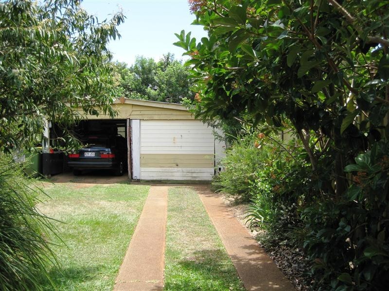 32 James Street, Scarborough QLD 4020