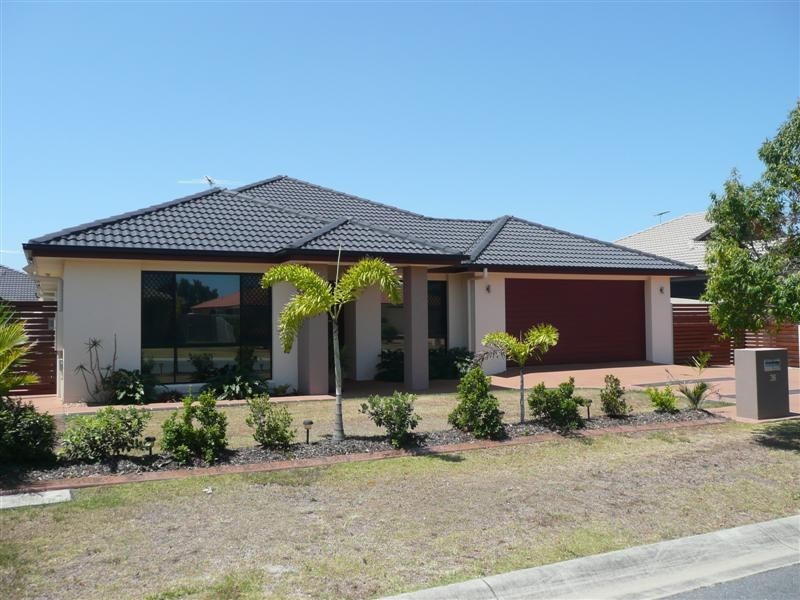 36 Mossman Way, Sandstone Point QLD 4511